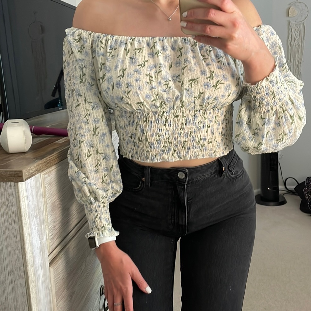 Lush floral top!